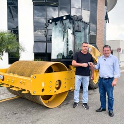 Novo rolo compactador para Balsa Nova